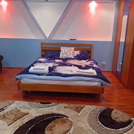 Elixir Studio Bucharest Luaran gambar